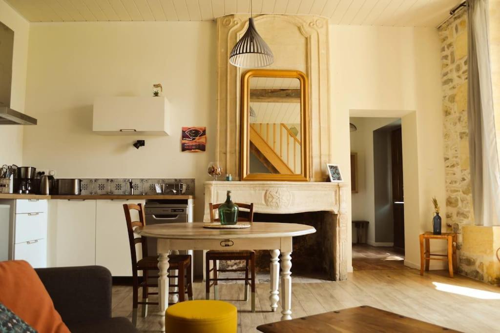 Apartamento Gite A La Ferme Chaleureux Civrac-de-Blaye Exterior foto