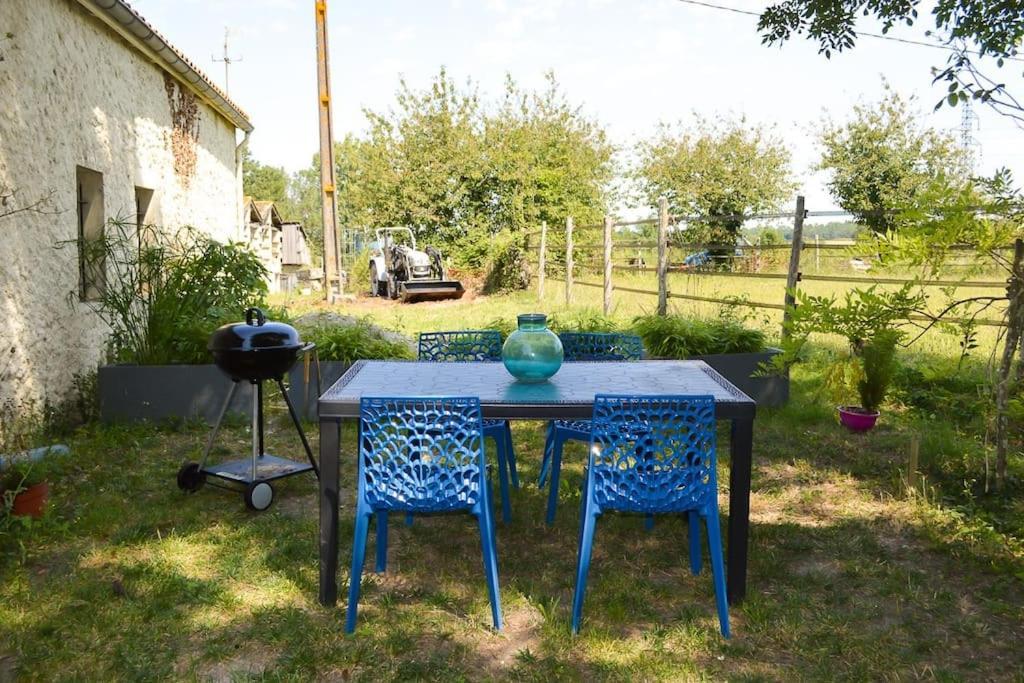 Apartamento Gite A La Ferme Chaleureux Civrac-de-Blaye Exterior foto